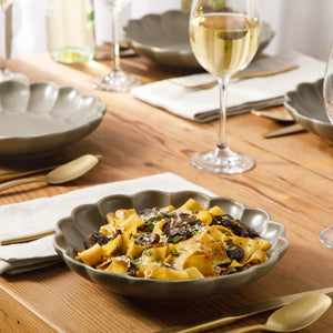 Yuelu Bloom - 4-Piece 9 Inch Dinner Bowl Set - Scallop-Embossed Stoneware