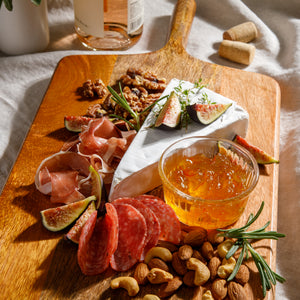 Rectangular Charcuterie Board with Handle - Mango Wood