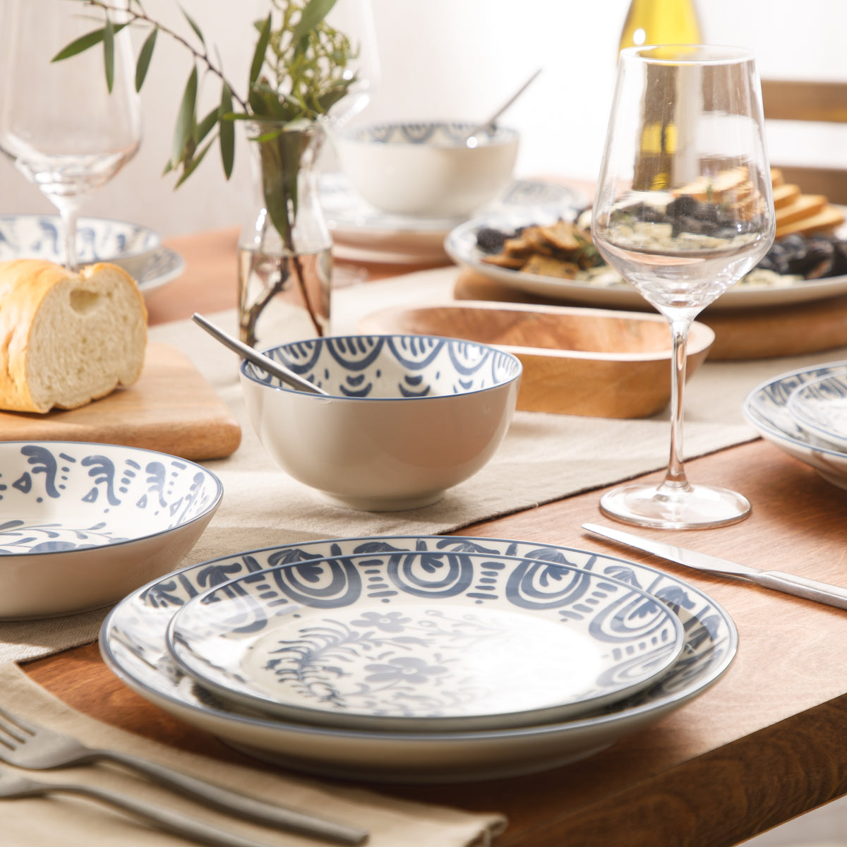 16-Piece Dinnerware Set for 4 - Stoneware - Valencia Flor - Iris Blue