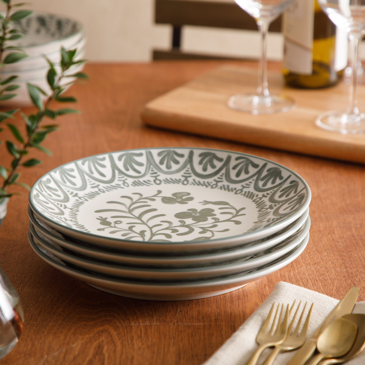 Valencia Flor - 4-Piece 10.75 Inch Dinner Plate Set, Fern Green