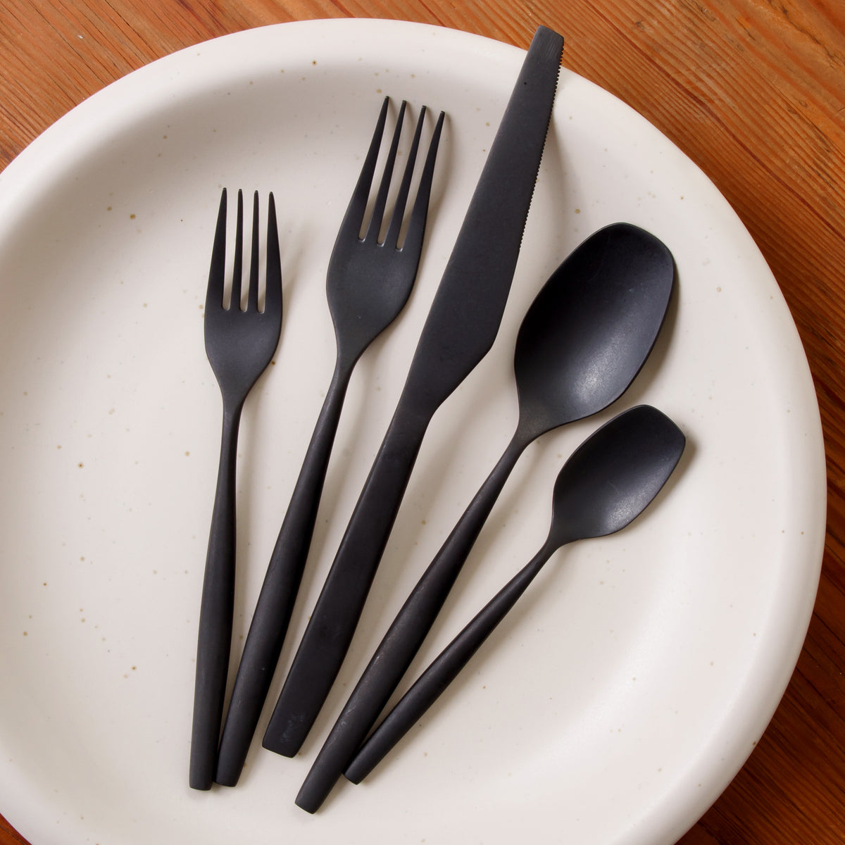 Bloomhouse 20 Piece Stone Washed Flatware 18/10 Stainless Steel Silverware Cutlery Utensil Set With Acacia Wood Caddy