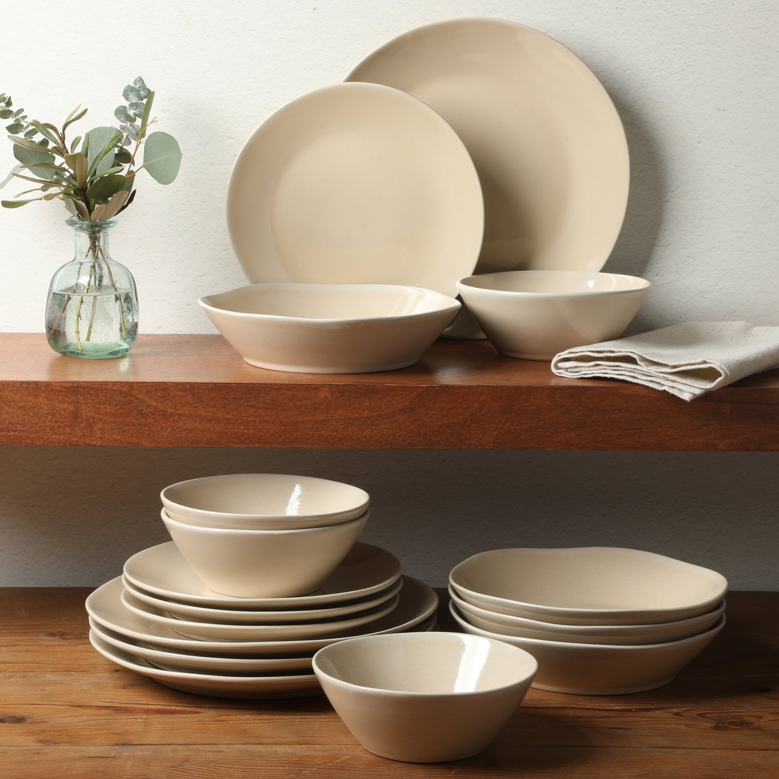Montecito Breeze - 16-Piece Dinnerware Set for 4 - Reactive Glaze Stoneware - Marble Dawn Cream
