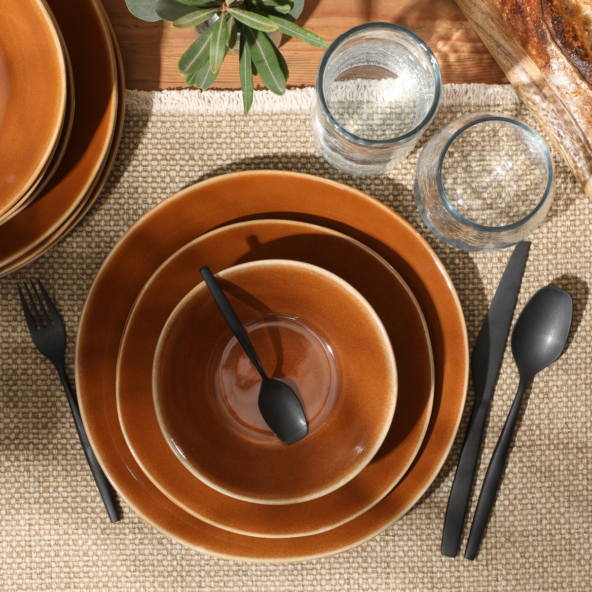 Montecito Breeze - 16-Piece Dinnerware Set for 4 - Reactive Glaze Stoneware - Terracotta Canyon
