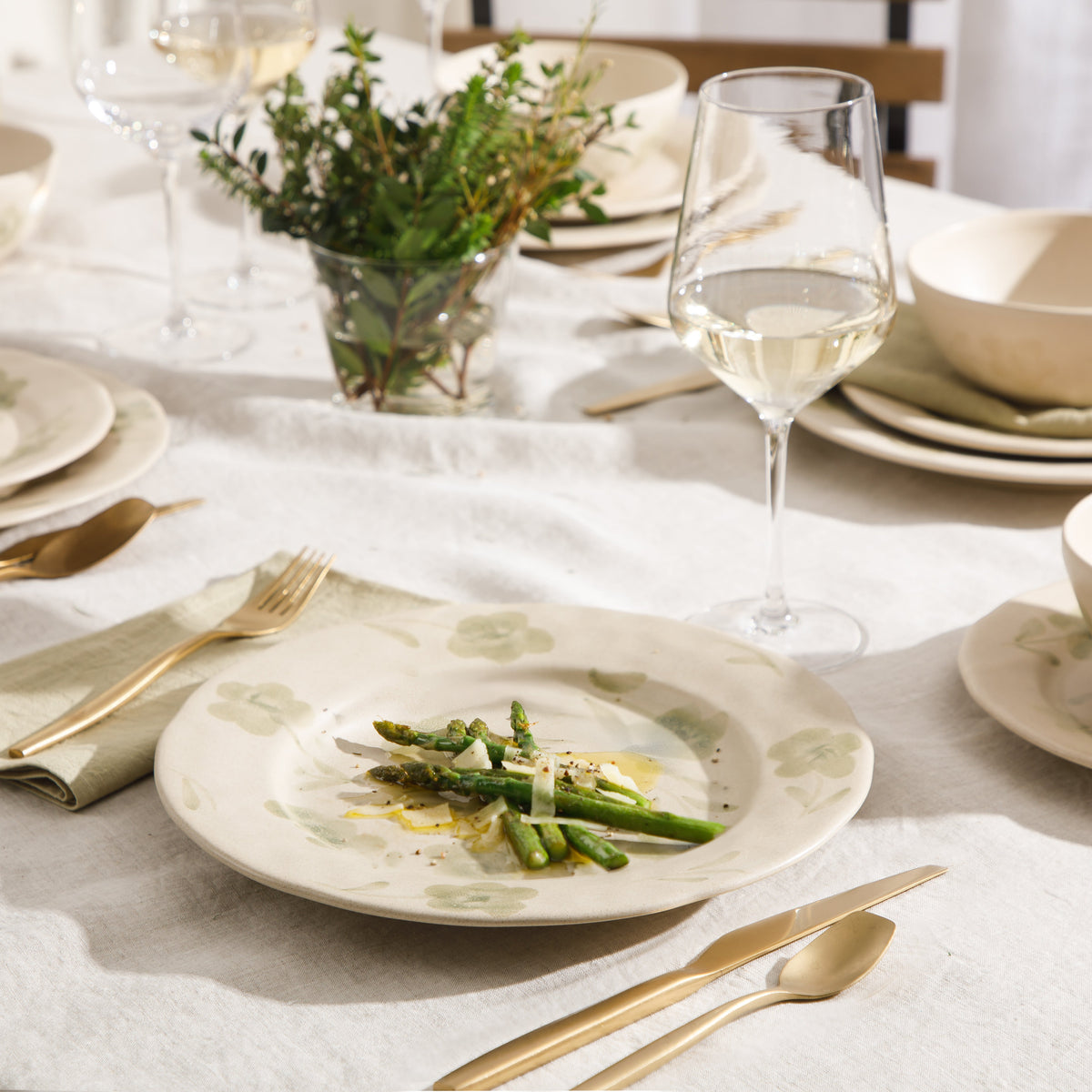 Porto Petals - 12-Piece Dinnerware Set for 4 - Hand-Painted Portuguese Stoneware, Green Orchid