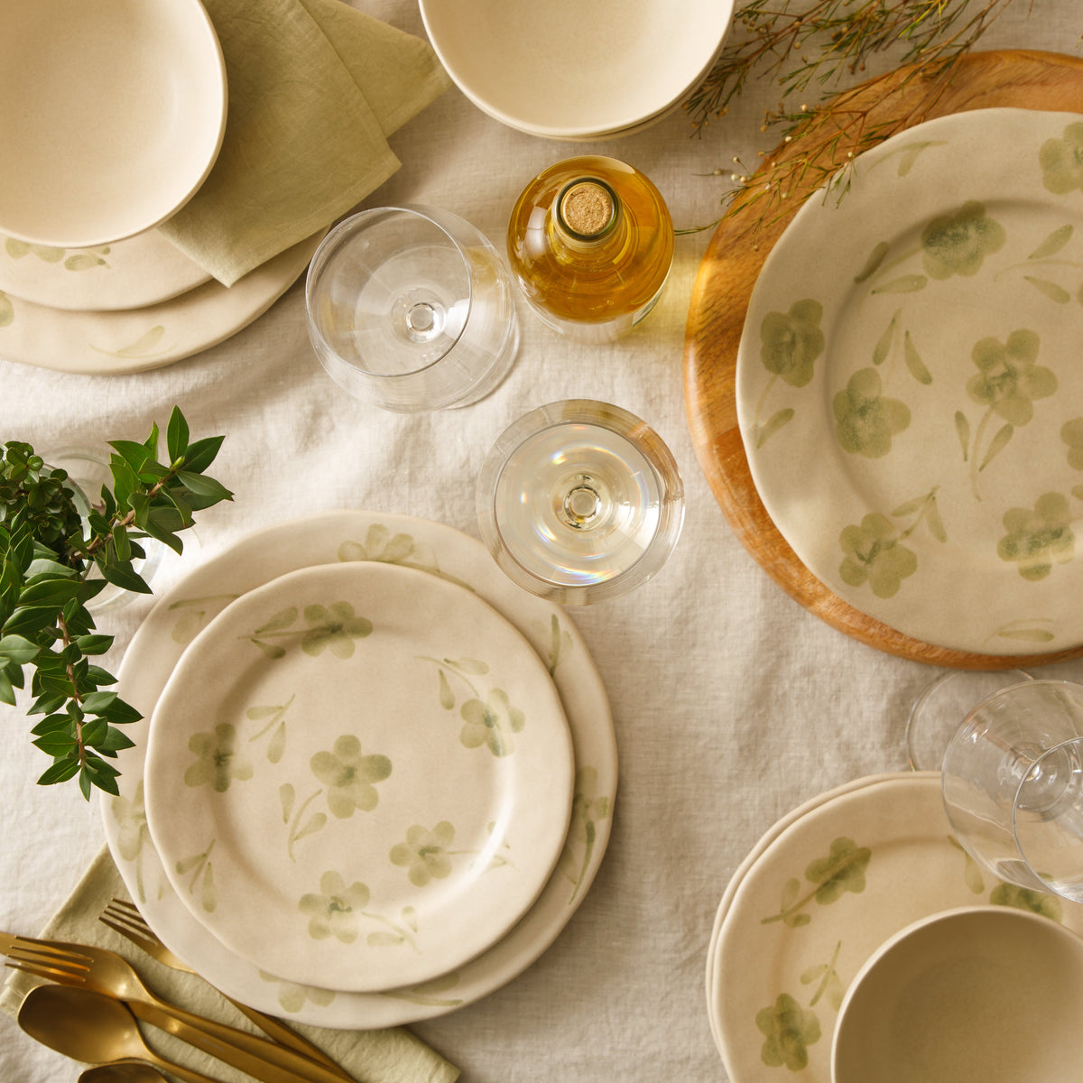 Porto Petals - 12-Piece Dinnerware Set for 4 - Hand-Painted Portuguese Stoneware, Green Orchid