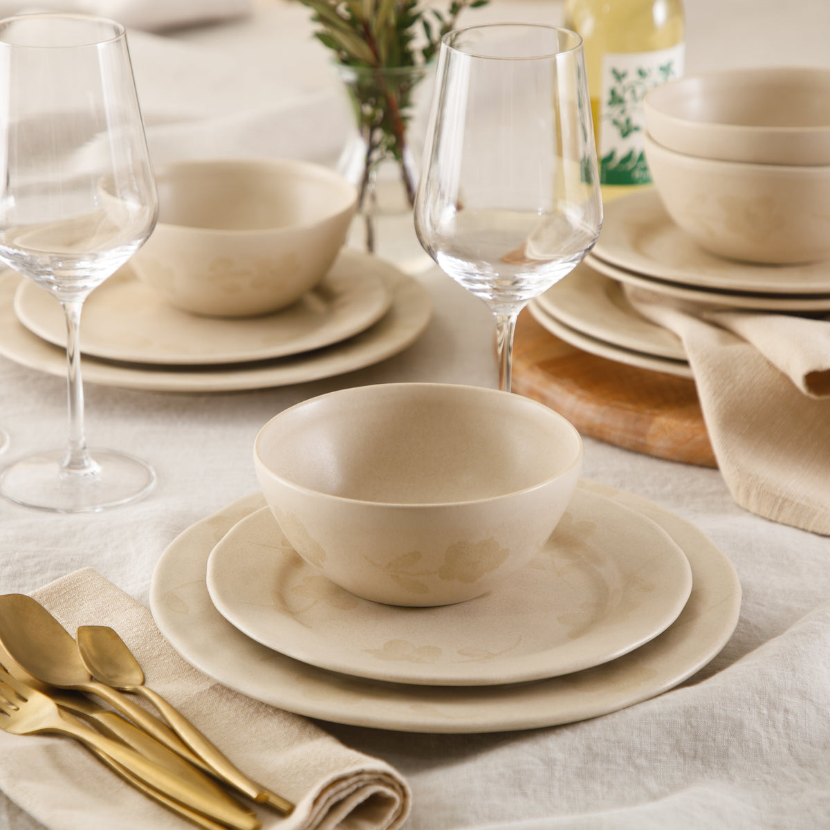 Porto Petals - 12-Piece Dinnerware Set for 4 - Hand-Painted Portuguese Stoneware, Lily Cream
