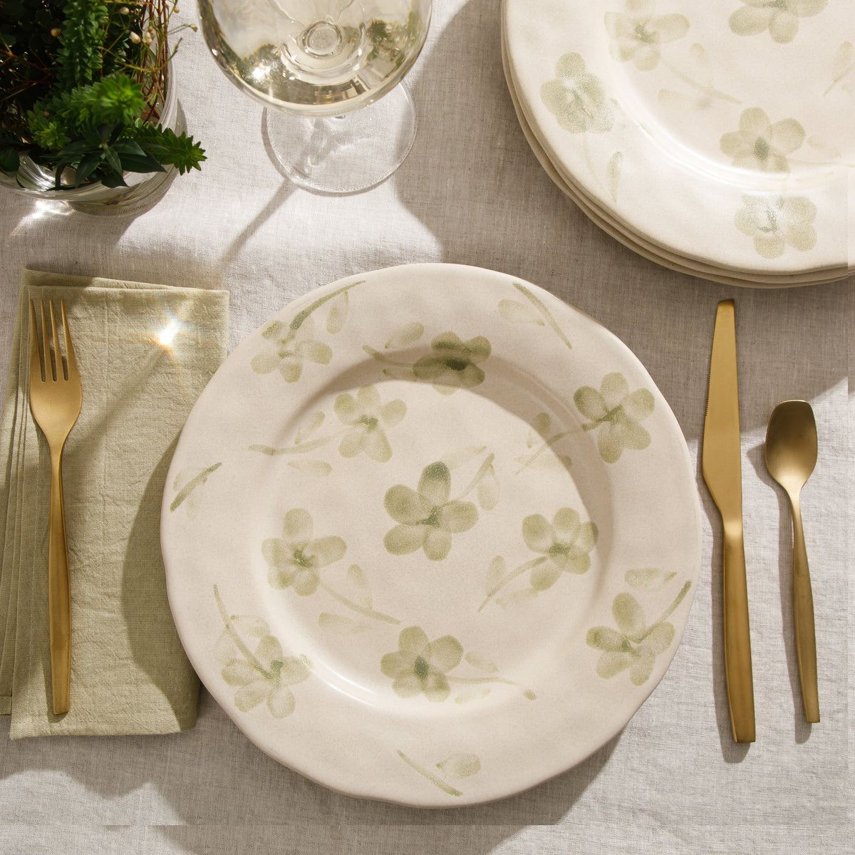 Porto Petals - 4-Piece 10.8 Inch Dinner Plate Set - Hand-Painted Portuguese Stoneware, Green Orchid
