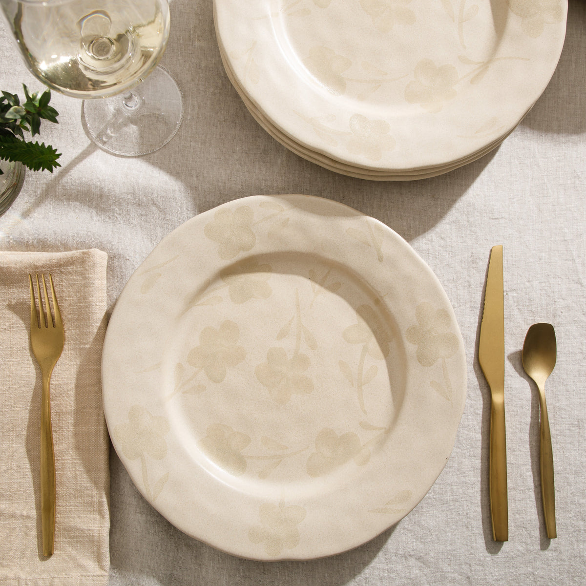Porto Petals - 4-Piece 10.8 Inch Dinner Plate Set - Hand-Painted Portuguese Stoneware, Lily Cream