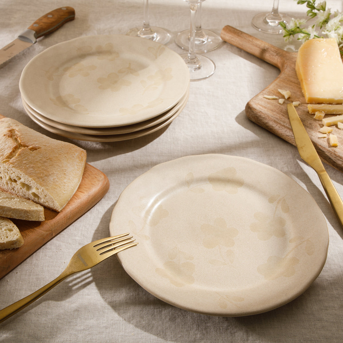 Porto Petals - 4-Piece 8.6 Inch Salad Plate Set - Hand-Painted Portuguese Stoneware, Lily Cream