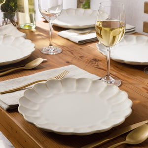 Yuelu Bloom - 4-Piece 10.75 Inch Dinner Plate Set - Scallop-Embossed Stoneware