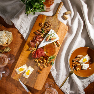 Rectangular Charcuterie Board with Handle - Mango Wood