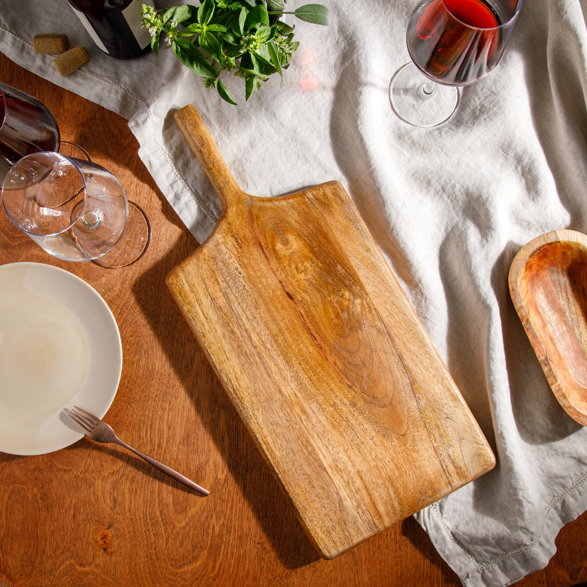 Rectangular Charcuterie Board with Handle - Mango Wood